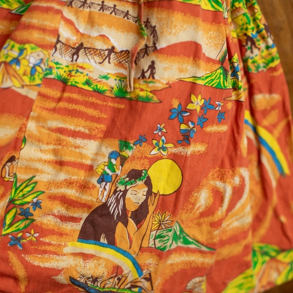 2/$20- VINTAGE Hawaiian top  / dress - Picture 3 of 4
